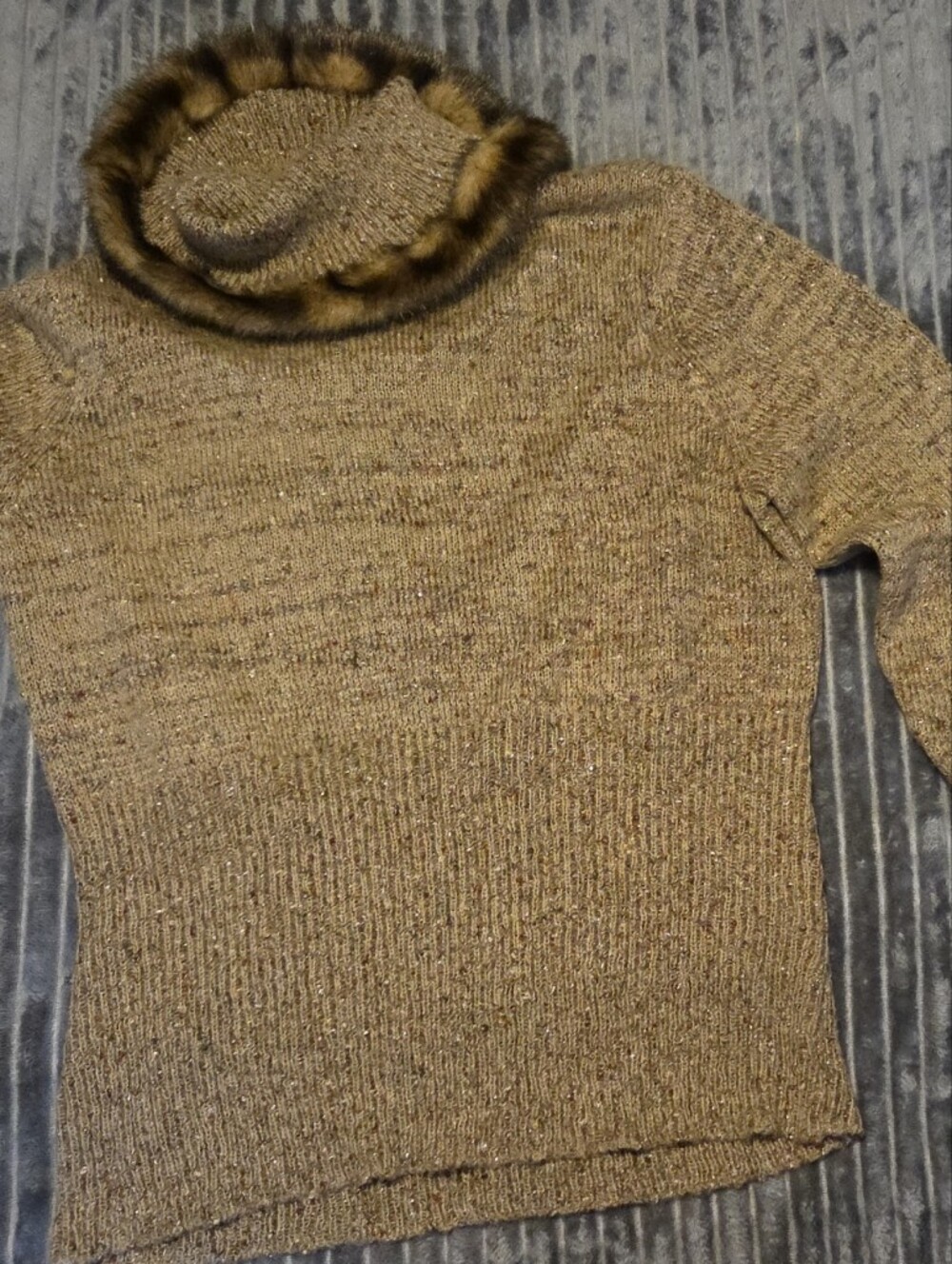 Textured Brown Men's Turtleneck Sweater with Faux Fur Trim
